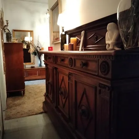 Grey And Withe Guest house Florence