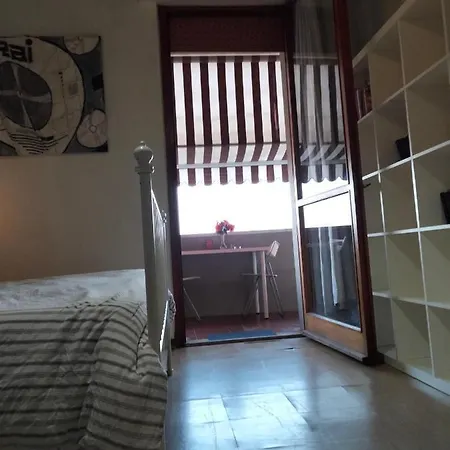 Grey And Withe Guest house *